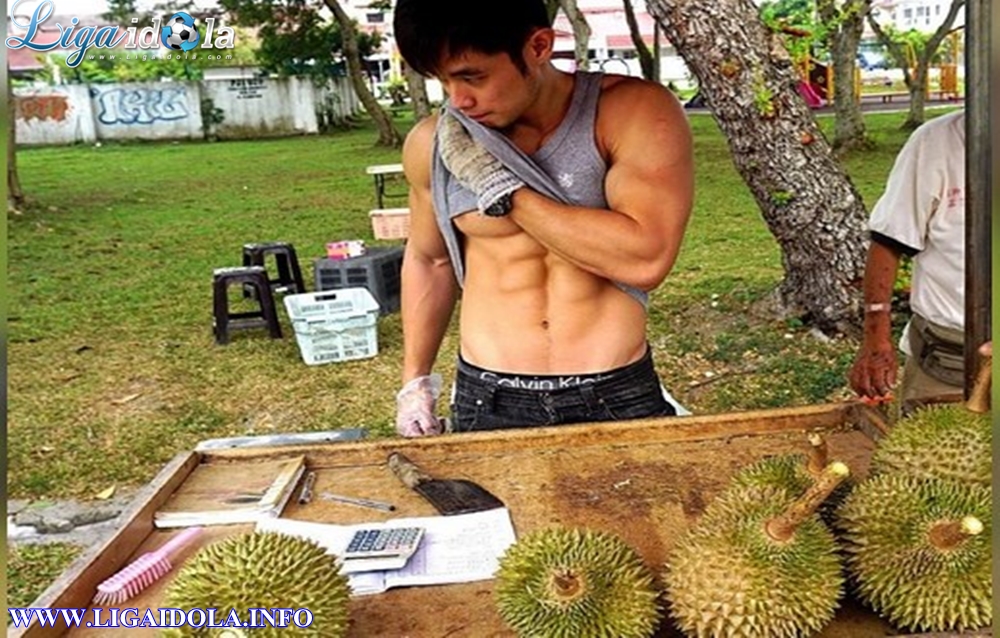 Pengakuan Pria Kekar yang Viral karena Jualan Durian, Syok dan Ketakutan